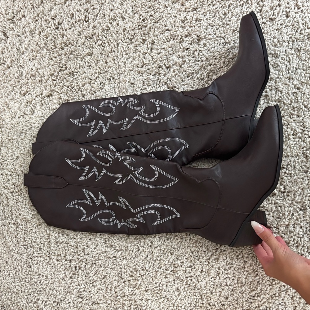 Princess Polly Black Heeled Boots with Sleek Design BRAND NEW